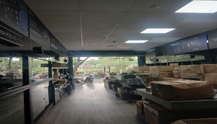 Cho thuê nhà mặt phố kinh doanh Phố Nguyễn Ngọc Vũ, 7 tầng, 70m2, MT 4.5m, thang máy 70 Tr